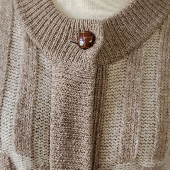 Handmade wool sweater.  Color cream. Guessing a Medium. Zipper closure. - Picture 2 of 13